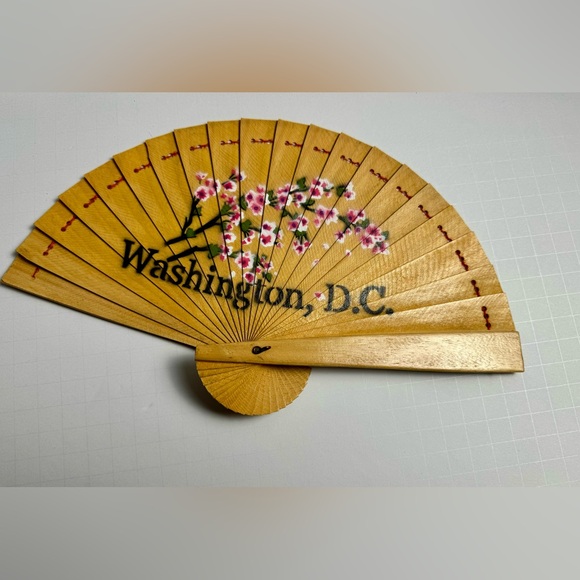 Wooden Washington DC Fan - Picture 4 of 5